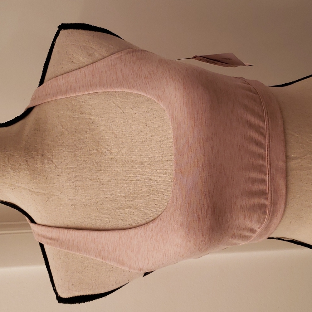 Nwt, Victoria's Secret pink sports bra.